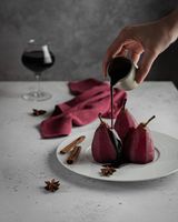 Классическая французская кухня: груши в вине